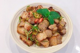 Thịt ba chỉ kho mãi cũng nhàm, cho thứ quả quen này vào thành món ăn lạ miệng, ngon xuất sắc Thịt ba chỉ kho mãi cũng nhàm, cho thứ quả quen này vào thành món ăn lạ miệng, ngon xuất sắc