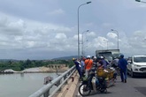 Hải Phòng: Tìm thấy thi thể người đàn ông nhảy cầu Khuể tự tử Hải Phòng: Tìm thấy thi thể người đàn ông nhảy cầu Khuể tự tử