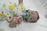 Xót xa bé 11 tháng tuổi thân hình yếu ớt cần tiền phẫu thuật tim gấp Xót xa bé 11 tháng tuổi thân hình yếu ớt cần tiền phẫu thuật tim gấp