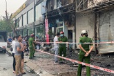TP.HCM: Chi nhánh ngân hàng Eximbank cùng nhà dân bên cạnh cháy dữ dội lúc rạng sáng TP.HCM: Chi nhánh ngân hàng Eximbank cùng nhà dân bên cạnh cháy dữ dội lúc rạng sáng