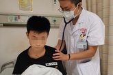 Sốc khi bé trai 12 tuổi mắc ung thư giai đoạn cuối, bác sĩ chỉ rõ nguyên nhân khiến bố mẹ giật mình Sốc khi bé trai 12 tuổi mắc ung thư giai đoạn cuối, bác sĩ chỉ rõ nguyên nhân khiến bố mẹ giật mình