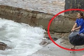 Nhân viên quán cà phê quăng nhiều bao rác xuống biển Vũng Tàu gây phẫn nộ: Chủ quán nhận sai Nhân viên quán cà phê quăng nhiều bao rác xuống biển Vũng Tàu gây phẫn nộ: Chủ quán nhận sai