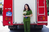 Nhan sắc xinh đẹp của nữ thủ khoa ĐH Phòng cháy Chữa cháy được kết nạp Đảng trên giảng đường Nhan sắc xinh đẹp của nữ thủ khoa ĐH Phòng cháy Chữa cháy được kết nạp Đảng trên giảng đường