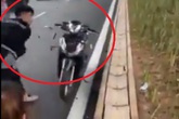 Công an vào cuộc vụ nhóm thanh niên rút hung khí đập xe bà bầu sau va chạm giao thông Công an vào cuộc vụ nhóm thanh niên rút hung khí đập xe bà bầu sau va chạm giao thông