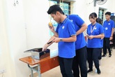 Học sinh được mang điện thoại đến lớp, nhiều phụ huynh và thầy cô lo lắng Học sinh được mang điện thoại đến lớp, nhiều phụ huynh và thầy cô lo lắng