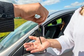 Cắt đứt liên lạc hơn một năm nhưng khi biết chồng cũ yêu tôi thì vợ cũ liên tục mượn ôtô của anh Cắt đứt liên lạc hơn một năm nhưng khi biết chồng cũ yêu tôi thì vợ cũ liên tục mượn ôtô của anh