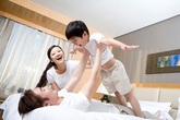 Vợ bẽ bàng khi sinh con xong, chồng chỉ yêu con, không ngó ngàng tới vợ Vợ bẽ bàng khi sinh con xong, chồng chỉ yêu con, không ngó ngàng tới vợ