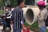 Vợ bỏ nhà theo "anh trai kết nghĩa", chồng tìm suốt một tháng và màn "đánh ghen giữa đường" khiến ai đi qua cũng ngạc nhiên Vợ bỏ nhà theo "anh trai kết nghĩa", chồng tìm suốt một tháng và màn "đánh ghen giữa đường" khiến ai đi qua cũng ngạc nhiên