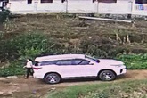 Cho con mới sinh rồi hô hoán bị bắt cóc Cho con mới sinh rồi hô hoán bị bắt cóc