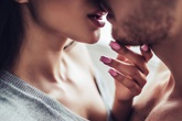 Chấm dứt theo đuổi khi không thể “lên giường” sau 3 buổi hẹn: Khi chuyện “lên giường” được coi là thước đo để tiếp tục hẹn hò hoặc đường ai nấy đi? Chấm dứt theo đuổi khi không thể “lên giường” sau 3 buổi hẹn: Khi chuyện “lên giường” được coi là thước đo để tiếp tục hẹn hò hoặc đường ai nấy đi?