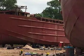 Sau tiếng nổ lớn tại xưởng đóng tàu, thi thể 1 người văng 20m Sau tiếng nổ lớn tại xưởng đóng tàu, thi thể 1 người văng 20m