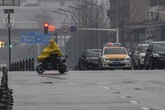 Người Vũ Hán bất chấp nguy hiểm vẫn lái xe ra đường để giúp láng giềng Người Vũ Hán bất chấp nguy hiểm vẫn lái xe ra đường để giúp láng giềng