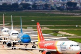 Giá vé máy bay giảm mạnh, khứ hồi TP.HCM - Hà Nội chưa tới 1 triệu Giá vé máy bay giảm mạnh, khứ hồi TP.HCM - Hà Nội chưa tới 1 triệu
