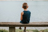 Những điều không nên làm với trẻ hướng nội Những điều không nên làm với trẻ hướng nội