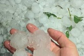 Vì sao TP.HCM mưa đá giữa ngày nắng nóng? Vì sao TP.HCM mưa đá giữa ngày nắng nóng?