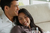 Gặp lại người yêu cũ, anh bỗng dưng rút ví đưa tôi 3 triệu, tôi đang ngơ ngác thì anh bảo: 'Kìa, tay đâu?' Gặp lại người yêu cũ, anh bỗng dưng rút ví đưa tôi 3 triệu, tôi đang ngơ ngác thì anh bảo: 'Kìa, tay đâu?'