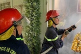 Nhà bốc cháy khi đang tổ chức tang lễ Nhà bốc cháy khi đang tổ chức tang lễ