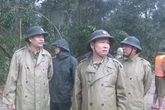 Vợ của 2 liệt sĩ Rào Trăng được phong quân hàm và nhận vào làm việc trong quân đội Vợ của 2 liệt sĩ Rào Trăng được phong quân hàm và nhận vào làm việc trong quân đội