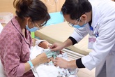 Chào đời được 23 giờ, bé trai mắc căn bệnh cực hiếm gặp Chào đời được 23 giờ, bé trai mắc căn bệnh cực hiếm gặp