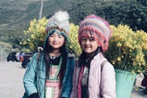 "Nữ sinh hoa cải" sưởi ấm du khách đến với Hà Giang "Nữ sinh hoa cải" sưởi ấm du khách đến với Hà Giang