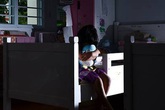 Nhờ cha dượng bôi thuốc, bé gái 12 tuổi bị hãm hiếp rồi từ đó kéo theo hơn 20 năm cắn răng chịu đựng, nhiều lần chỉ muốn chết Nhờ cha dượng bôi thuốc, bé gái 12 tuổi bị hãm hiếp rồi từ đó kéo theo hơn 20 năm cắn răng chịu đựng, nhiều lần chỉ muốn chết