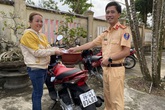 Bất ngờ tìm được xe máy bị mất trộm 7 năm trước Bất ngờ tìm được xe máy bị mất trộm 7 năm trước