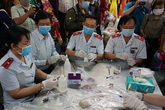 TP Hồ Chí Minh: Tiểu thương hồi hộp khi đoàn kiểm tra lấy mẫu xét nghiệm nhanh giò chả, mứt Tết TP Hồ Chí Minh: Tiểu thương hồi hộp khi đoàn kiểm tra lấy mẫu xét nghiệm nhanh giò chả, mứt Tết