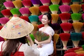 Rực rỡ sắc màu tại làng hương nổi tiếng bậc nhất xứ Huế những ngày giáp Tết Rực rỡ sắc màu tại làng hương nổi tiếng bậc nhất xứ Huế những ngày giáp Tết