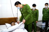 Trưởng công an xã bị ngã trọng thương khi tham gia chữa cháy Trưởng công an xã bị ngã trọng thương khi tham gia chữa cháy