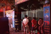 Thanh niên ôm bình gas, can xăng la hét doạ chết trong quán cà phê Thanh niên ôm bình gas, can xăng la hét doạ chết trong quán cà phê