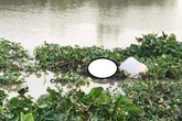 Phát hiện thi thể nữ giới buộc vào can nhựa trôi trên sông Phát hiện thi thể nữ giới buộc vào can nhựa trôi trên sông