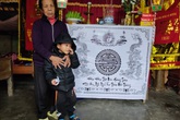 Xót xa cảnh cụ già chăm sóc cháu nội 4 tuổi có bố mất vì tai nạn giao thông Xót xa cảnh cụ già chăm sóc cháu nội 4 tuổi có bố mất vì tai nạn giao thông