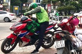 Hậu tăng giá cước: Khách quay lưng, tài xế Grab chật vật Hậu tăng giá cước: Khách quay lưng, tài xế Grab chật vật
