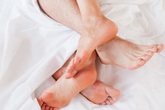 Bị con trai 7 tuổi phát hiện đang ân ái trên giường với anh rể, người phụ nữ sợ hãi dùng chiếc áo phông gây ra bi kịch thảm thương Bị con trai 7 tuổi phát hiện đang ân ái trên giường với anh rể, người phụ nữ sợ hãi dùng chiếc áo phông gây ra bi kịch thảm thương