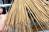 Một lần ngột thở 'hương trầm' hoá chất, nhà giàu bỏ chục triệu mua hương trầm sạch Một lần ngột thở 'hương trầm' hoá chất, nhà giàu bỏ chục triệu mua hương trầm sạch