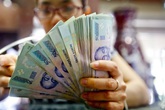 "Cơn khát" lợi nhuận lan rộng, người dân "chạy" tiền đổ vào chứng khoán "Cơn khát" lợi nhuận lan rộng, người dân "chạy" tiền đổ vào chứng khoán
