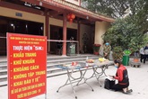Người dân đeo khẩu trang, giữ khoảng cách vào dâng hương tại Đền Cửa Đạt Người dân đeo khẩu trang, giữ khoảng cách vào dâng hương tại Đền Cửa Đạt