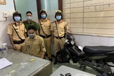 CSGT phát hiện, bắt giữ thanh niên say sỉn, nghi tàng trữ trái phép chất ma túy CSGT phát hiện, bắt giữ thanh niên say sỉn, nghi tàng trữ trái phép chất ma túy