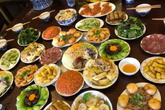 Chồng giao phó làm Rằm "phải lo cho tươm tất", chưa đầy 2 tiếng sau 4 mâm cỗ được bày biện đâu đấy kèm tuyên bố gây sốc Chồng giao phó làm Rằm "phải lo cho tươm tất", chưa đầy 2 tiếng sau 4 mâm cỗ được bày biện đâu đấy kèm tuyên bố gây sốc