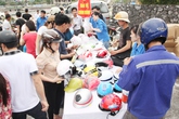 Người dân Quảng Ninh háo hức đi đổi MBH có trợ giá Người dân Quảng Ninh háo hức đi đổi MBH có trợ giá