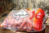 Quảng Ninh: Bắt giữ gần 1,2 tấn xúc xích và khoai môn nhập lậu Quảng Ninh: Bắt giữ gần 1,2 tấn xúc xích và khoai môn nhập lậu