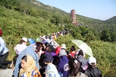 Biển người đổ về Yên Tử chiêm ngưỡng tượng Phật hoàng Trần Nhân Tông Biển người đổ về Yên Tử chiêm ngưỡng tượng Phật hoàng Trần Nhân Tông