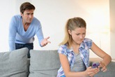 Điện thoại di động thành "ác mộng chốn phòng the" Điện thoại di động thành "ác mộng chốn phòng the"