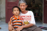 Ly kỳ hành trình hơn 1000 ngày vượt biên giới tìm con của ông lão nông dân nghèo Ly kỳ hành trình hơn 1000 ngày vượt biên giới tìm con của ông lão nông dân nghèo