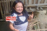 Chuyện buồn của cô gái 24 tuổi phải mang hình hài bà lão Chuyện buồn của cô gái 24 tuổi phải mang hình hài bà lão