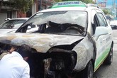 Đang chở khách, taxi bỗng dưng bốc cháy Đang chở khách, taxi bỗng dưng bốc cháy