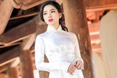 Lệ Quyên nhìn như nữ sinh trong trang phục áo dài Lệ Quyên nhìn như nữ sinh trong trang phục áo dài