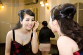 Thụy Vân khoe vẻ đẹp mặn mà gái một con Thụy Vân khoe vẻ đẹp mặn mà gái một con