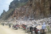 Sập mỏ đá, 3 người chết, 1 người bị thương Sập mỏ đá, 3 người chết, 1 người bị thương