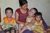 Ánh mắt cầu cứu của bé thơ từng “chết đi sống lại” Ánh mắt cầu cứu của bé thơ từng “chết đi sống lại”